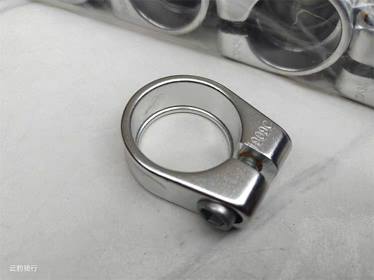 Cyclo Gear - Zacisk sztycy rowerowej 28,6 mm, pasuje
